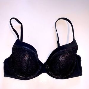 Victoria’s Secret Body By Victoria Lined Demi Bra